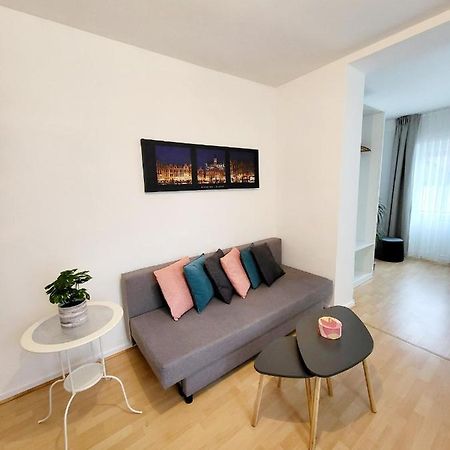 Studio Alicia, Idealement Situe Etterbeek المظهر الخارجي الصورة