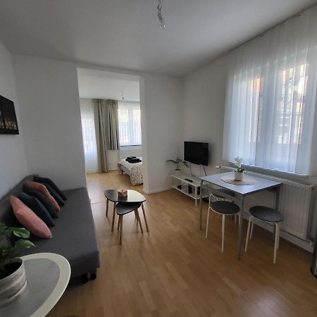 Studio Alicia, Idealement Situe Etterbeek المظهر الخارجي الصورة