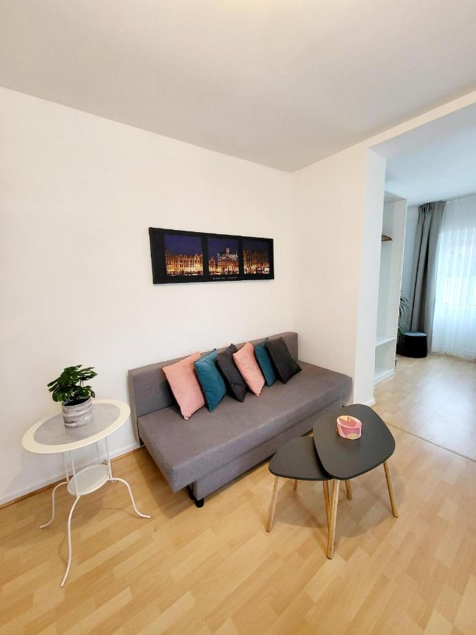Studio Alicia, Idealement Situe Etterbeek المظهر الخارجي الصورة