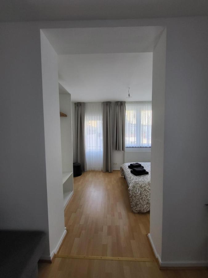 Studio Alicia, Idealement Situe Etterbeek المظهر الخارجي الصورة