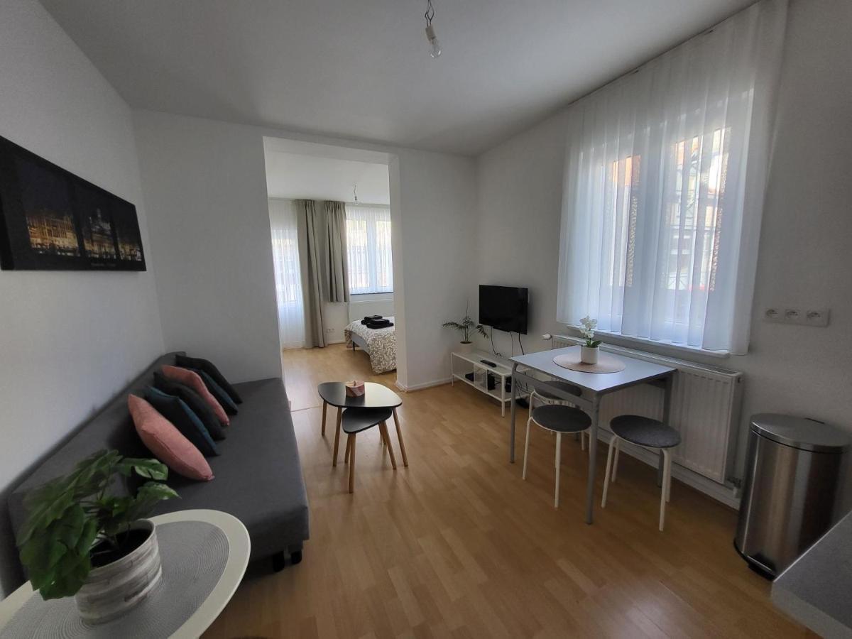 Studio Alicia, Idealement Situe Etterbeek المظهر الخارجي الصورة